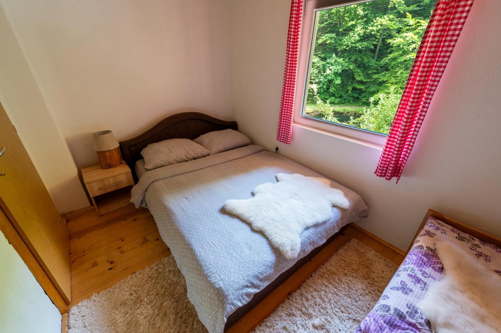 Domacinstvo Na Kraju Svijeta Guest House Sipovo Luaran gambar