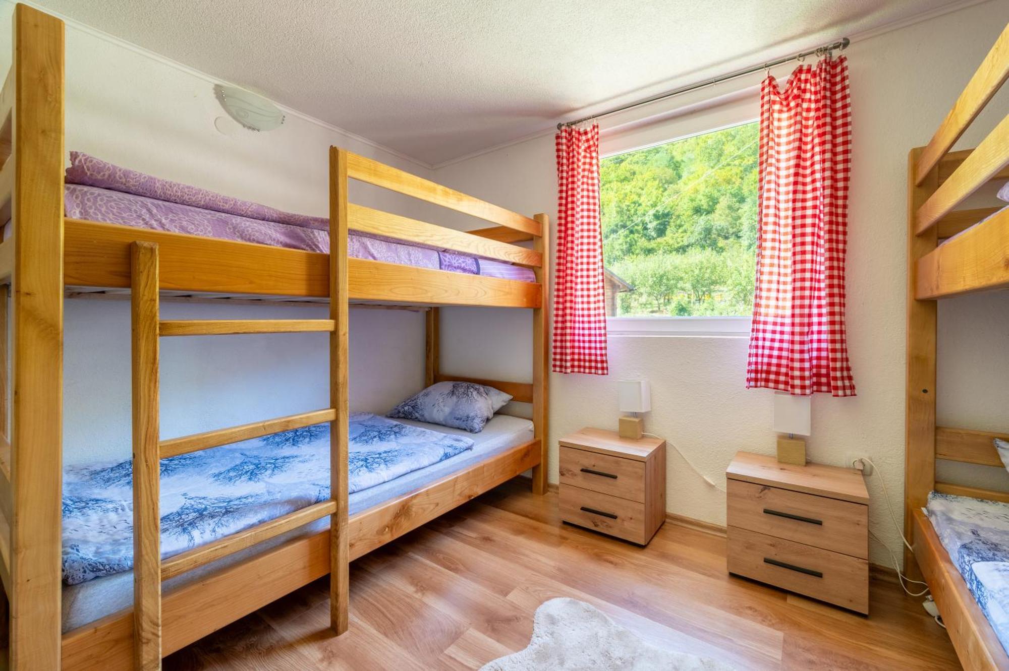 Domacinstvo Na Kraju Svijeta Guest House Sipovo Luaran gambar