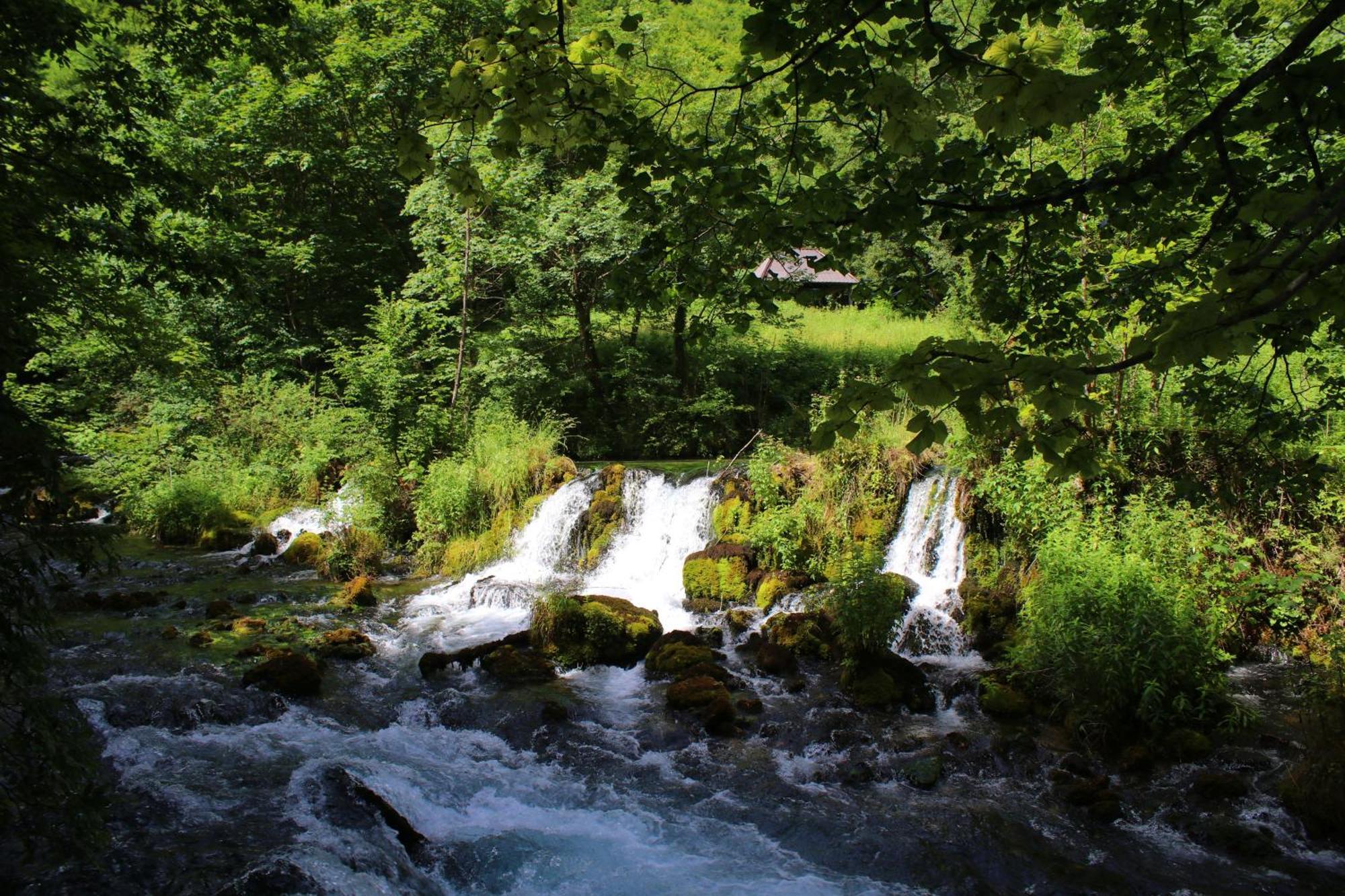 Domacinstvo Na Kraju Svijeta Guest House Sipovo Luaran gambar