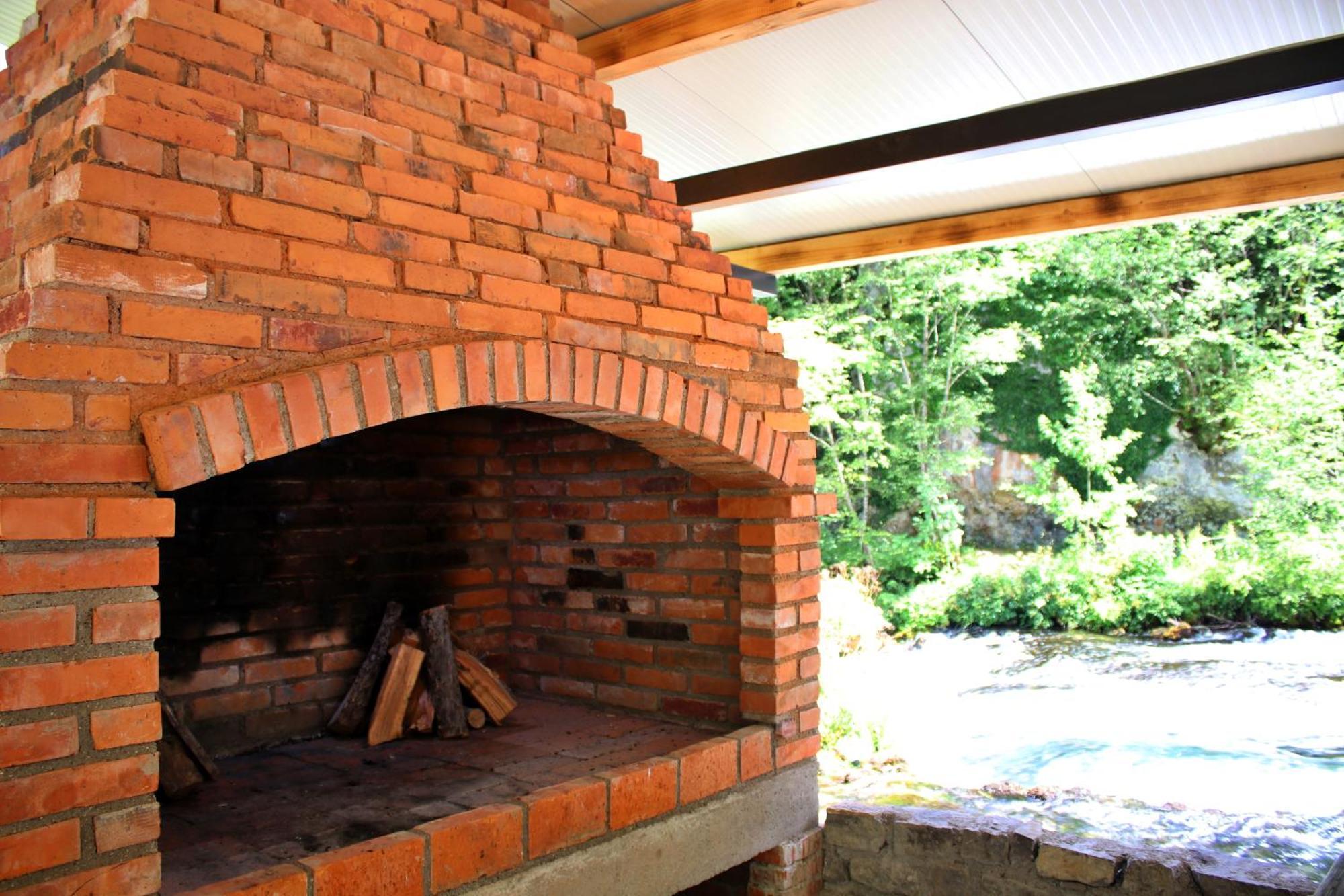 Domacinstvo Na Kraju Svijeta Guest House Sipovo Luaran gambar